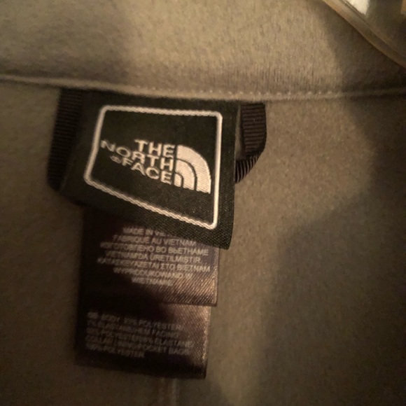 Men’s North Face Momentum Jacket Size Meduim - Picture 2 of 3